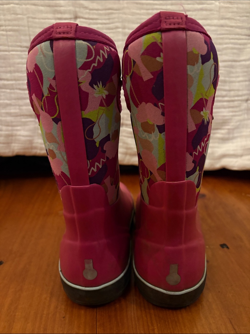 Girls Bogs Pink Patterned winter Boots size 5 - Picture 3 of 3